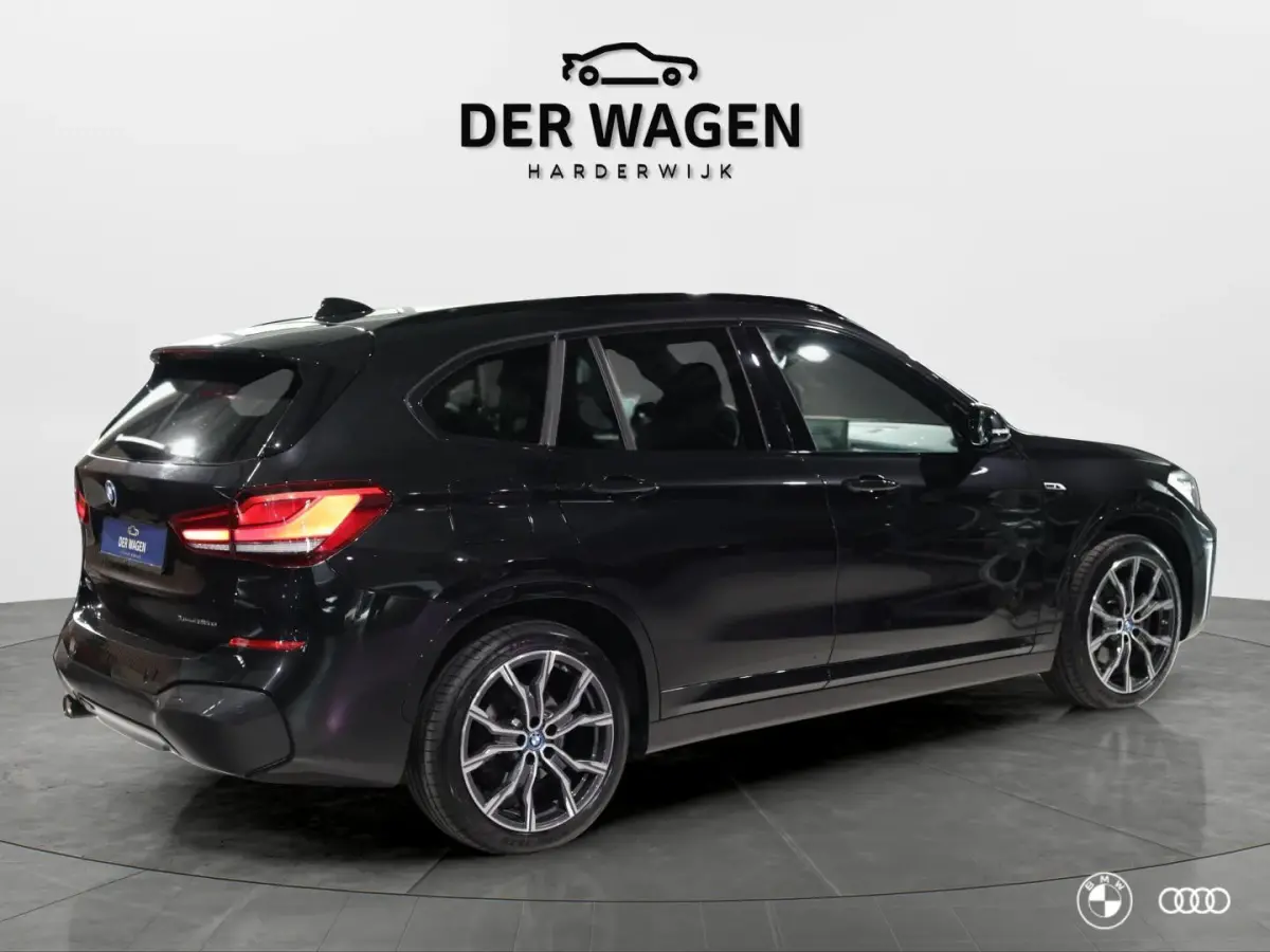 xDr25e M SPORT / HEADUP / HIFI / TREKHAAK / CAMERA / 19"