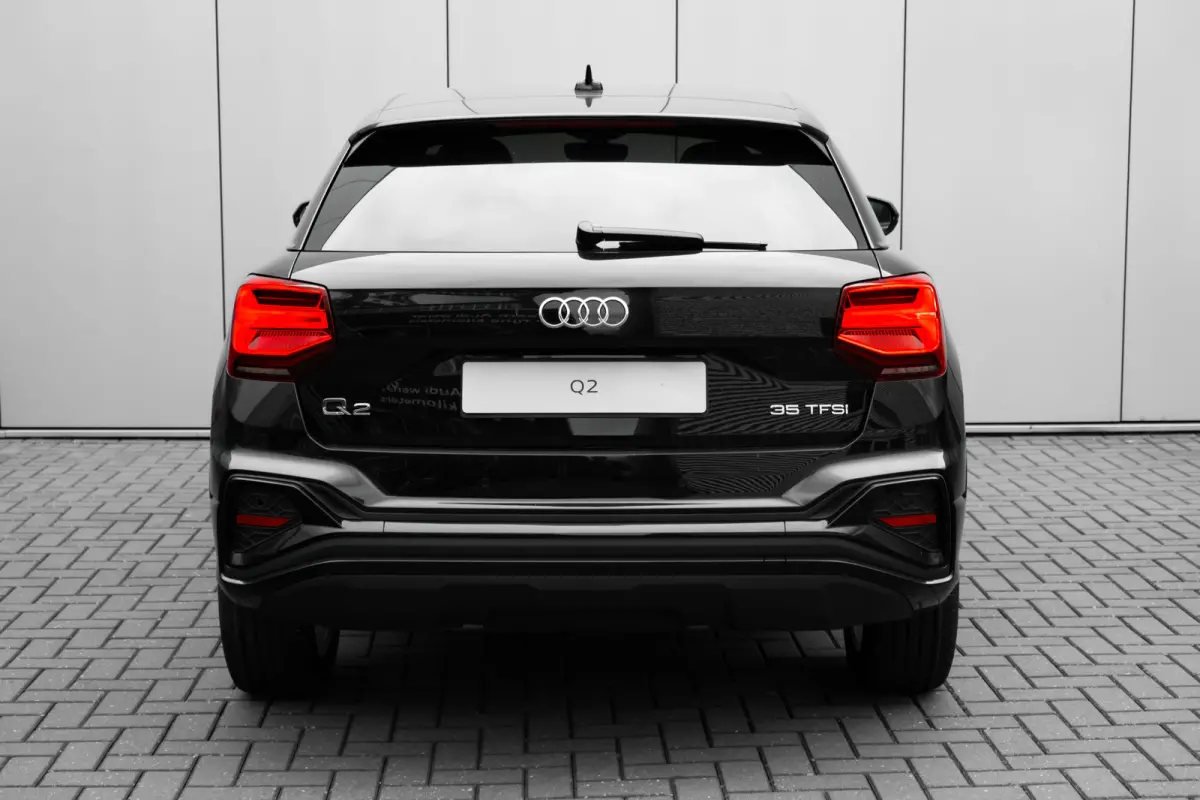 S edition | Adaptive cruise control | Audi smartphone interface | Audi soundsystem