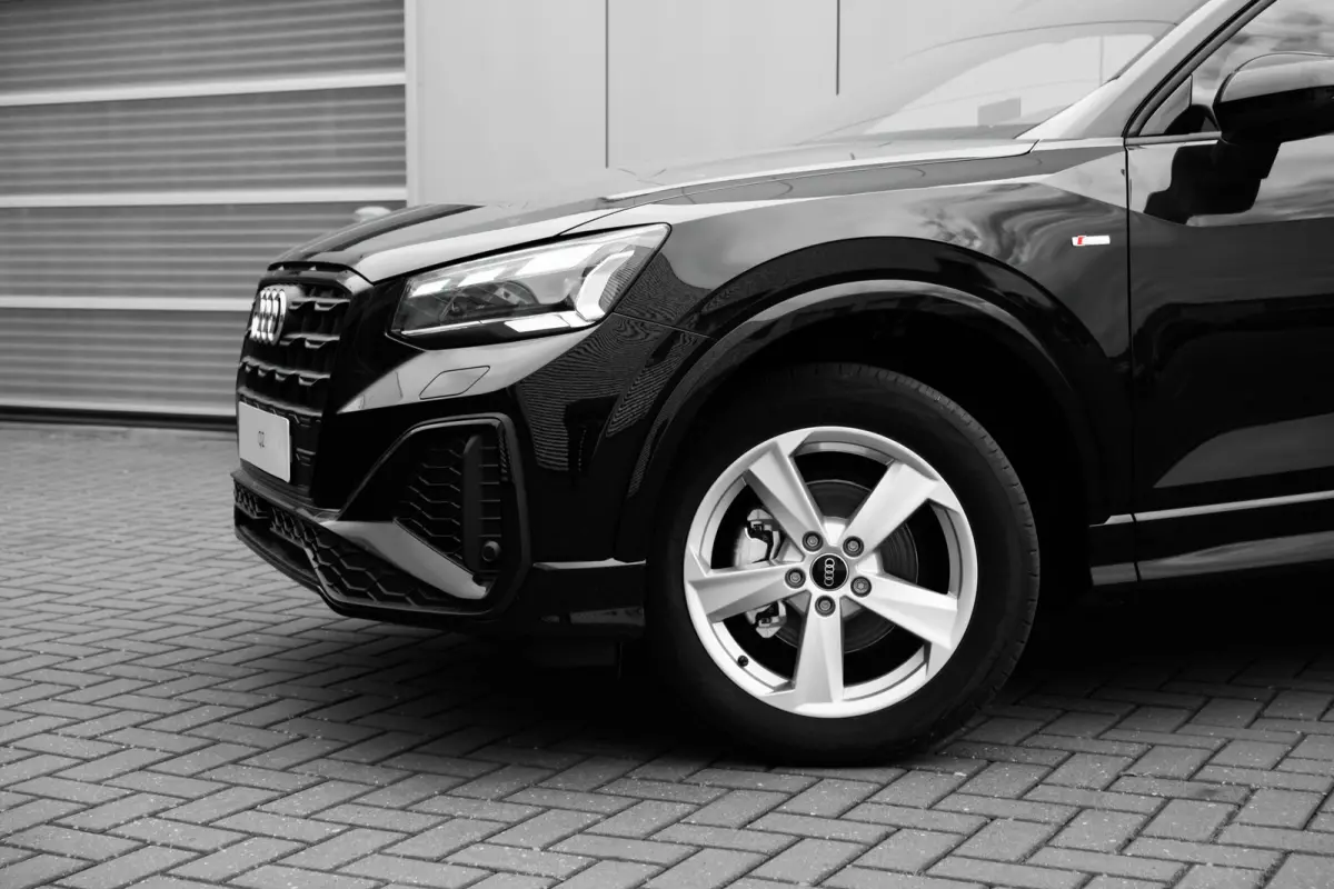 S edition | Adaptive cruise control | Audi smartphone interface | Audi soundsystem