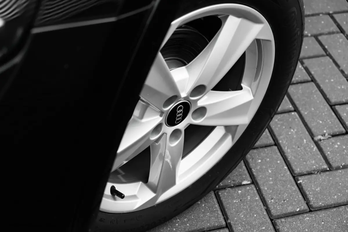S edition | Adaptive cruise control | Audi smartphone interface | Audi soundsystem