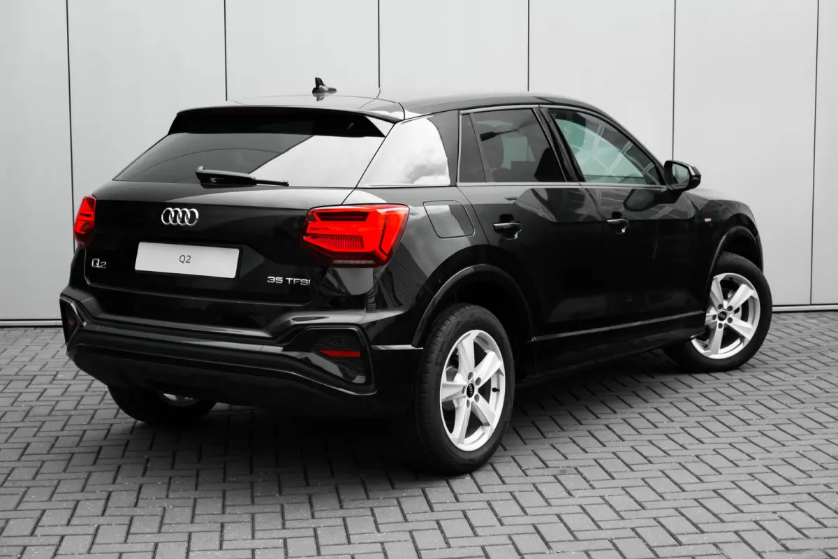 S edition | Adaptive cruise control | Audi smartphone interface | Audi soundsystem