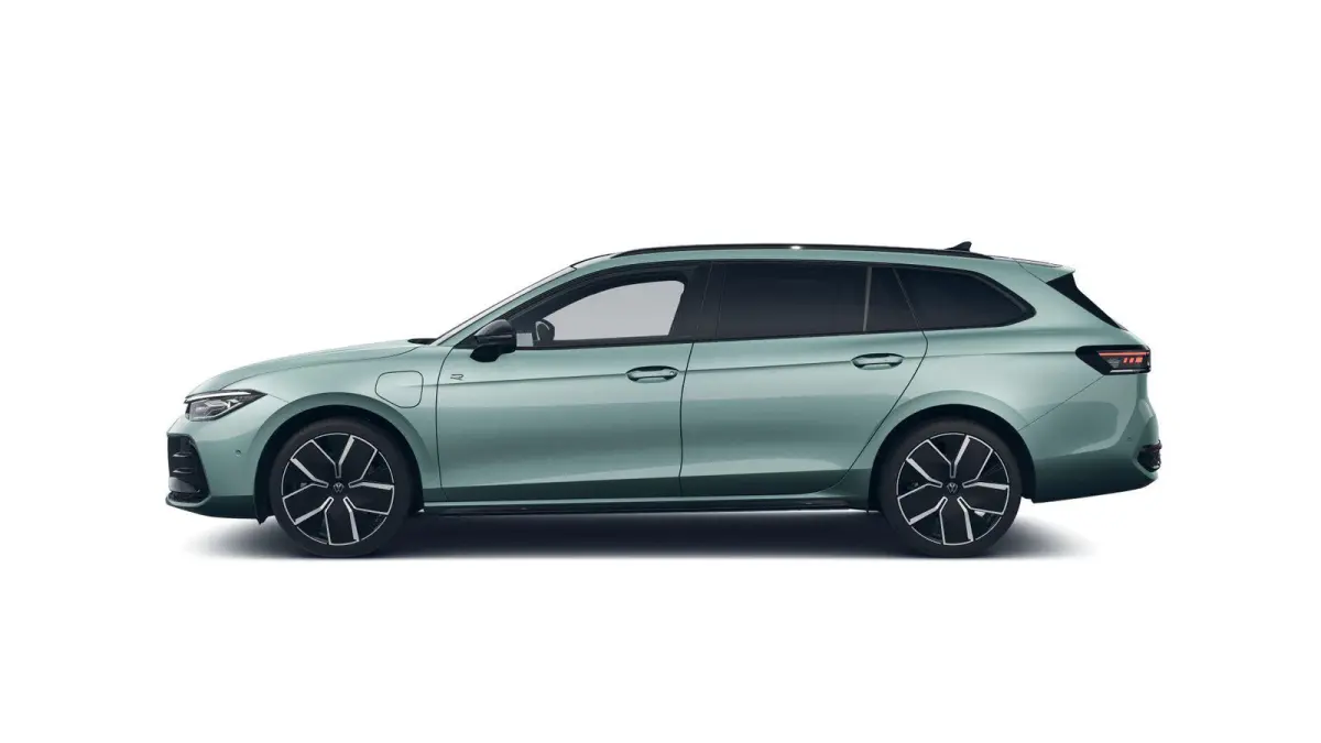 1.5 eHybrid R-Line Edition 272PK | Navigatie | Apple carplay | Adaptieve cruise control | Climate control | 360 camera | Side assist | Trekhaak | IQ-matrix verlichting | Stuur en Stoelverwar