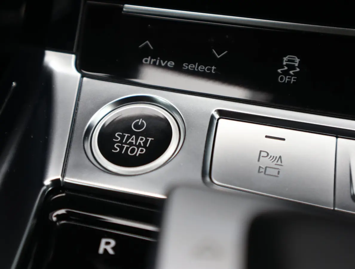 55 quattro S Edition 115 kWh | 94% SOH | Pano | B&O | 22Kw Boordlader | Airco separaat | HUD | 360 | 22 Inch