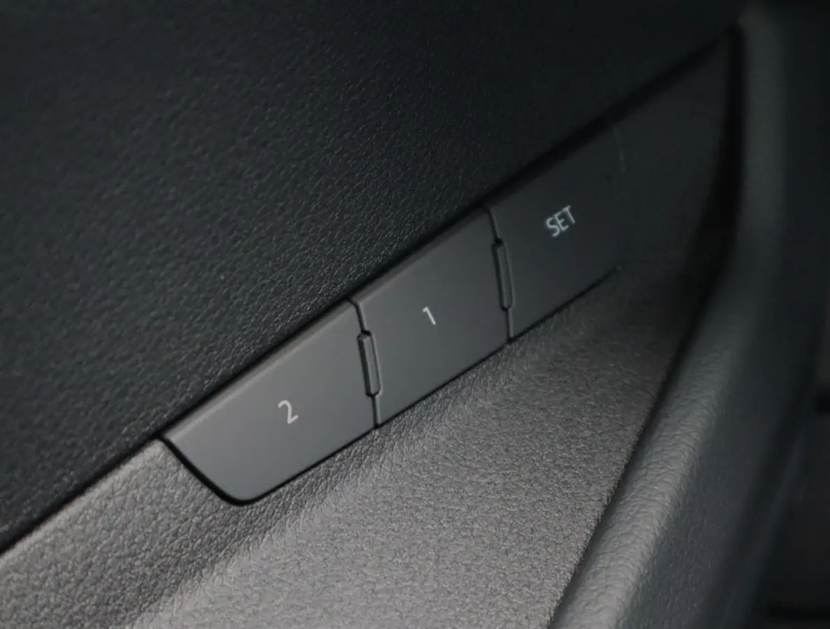 55 quattro S Edition 115 kWh | 94% SOH | Pano | B&O | 22Kw Boordlader | Airco separaat | HUD | 360 | 22 Inch