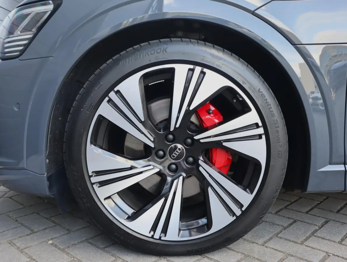 55 quattro S Edition 115 kWh | 94% SOH | Pano | B&O | 22Kw Boordlader | Airco separaat | HUD | 360 | 22 Inch