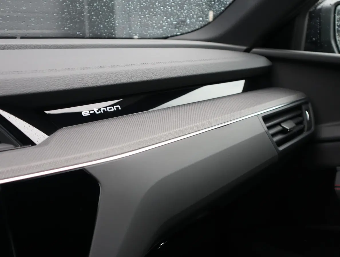 55 quattro S Edition 115 kWh | 94% SOH | Pano | B&O | 22Kw Boordlader | Airco separaat | HUD | 360 | 22 Inch