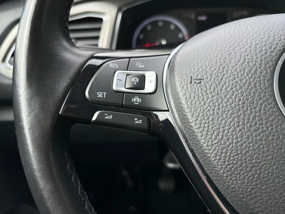 1.0 TSI Style | Navi | Clima | Adaptive Cruise | LM Velgen | Apple Carplay | Android Auto