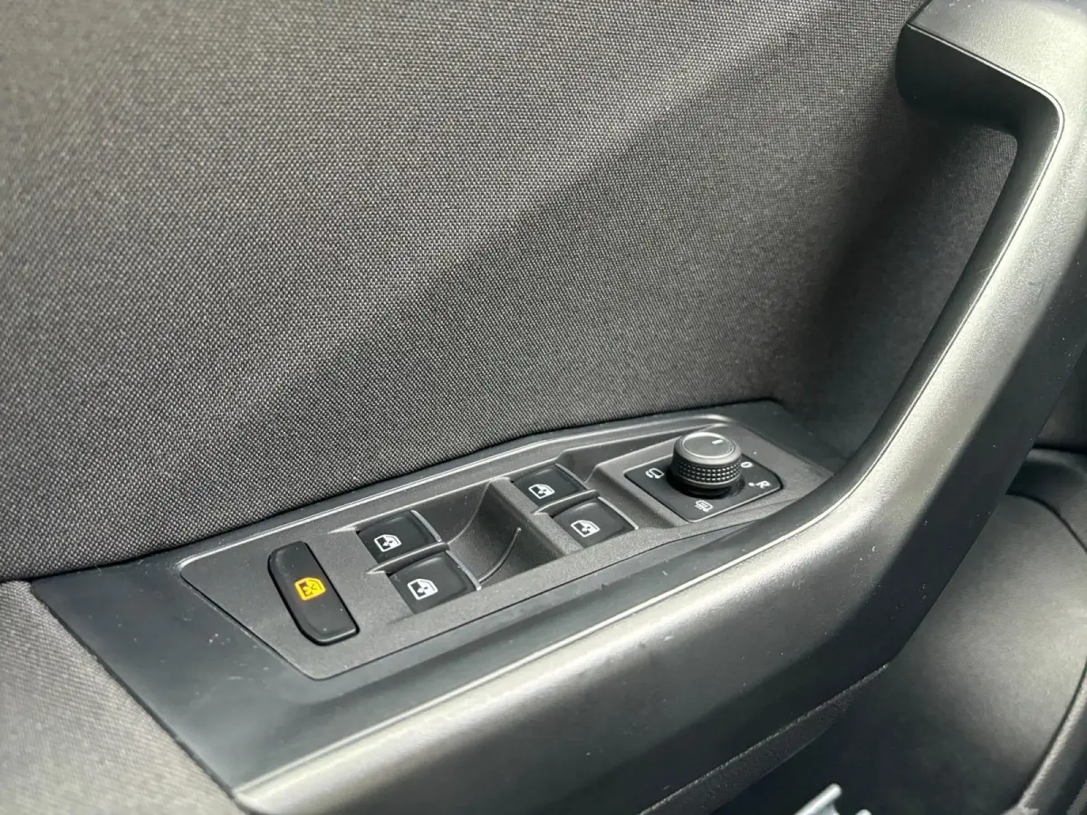 1.0 TSI Style | Navi | Clima | Adaptive Cruise | LM Velgen | Apple Carplay | Android Auto