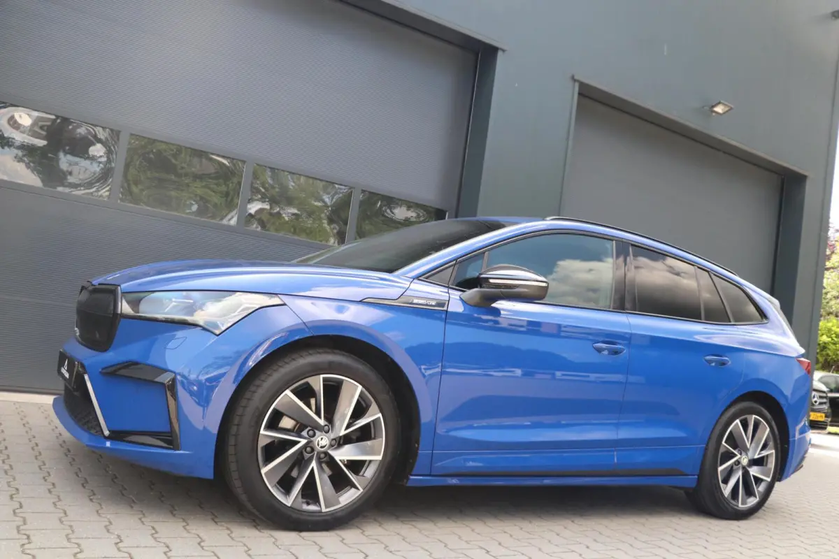 60 180PK |SPORTLINE| AdaptiveCruise AppleCarplay Sportzetels Stoel/stuur verwarming Camera 111000KM BJ2021