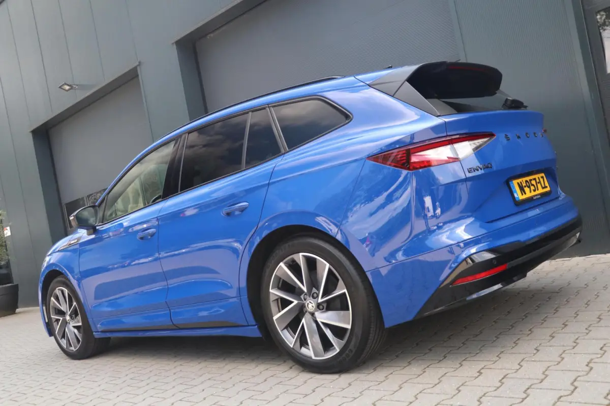 60 180PK |SPORTLINE| AdaptiveCruise AppleCarplay Sportzetels Stoel/stuur verwarming Camera 111000KM BJ2021
