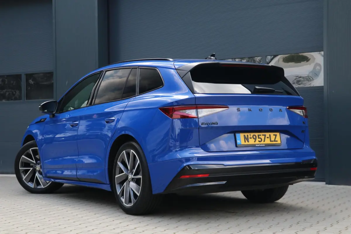 60 180PK |SPORTLINE| AdaptiveCruise AppleCarplay Sportzetels Stoel/stuur verwarming Camera 111000KM BJ2021