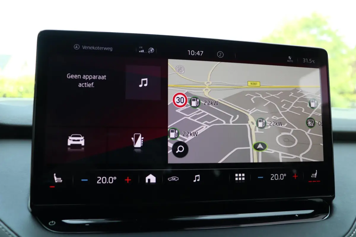 60 180PK |SPORTLINE| AdaptiveCruise AppleCarplay Sportzetels Stoel/stuur verwarming Camera 111000KM BJ2021
