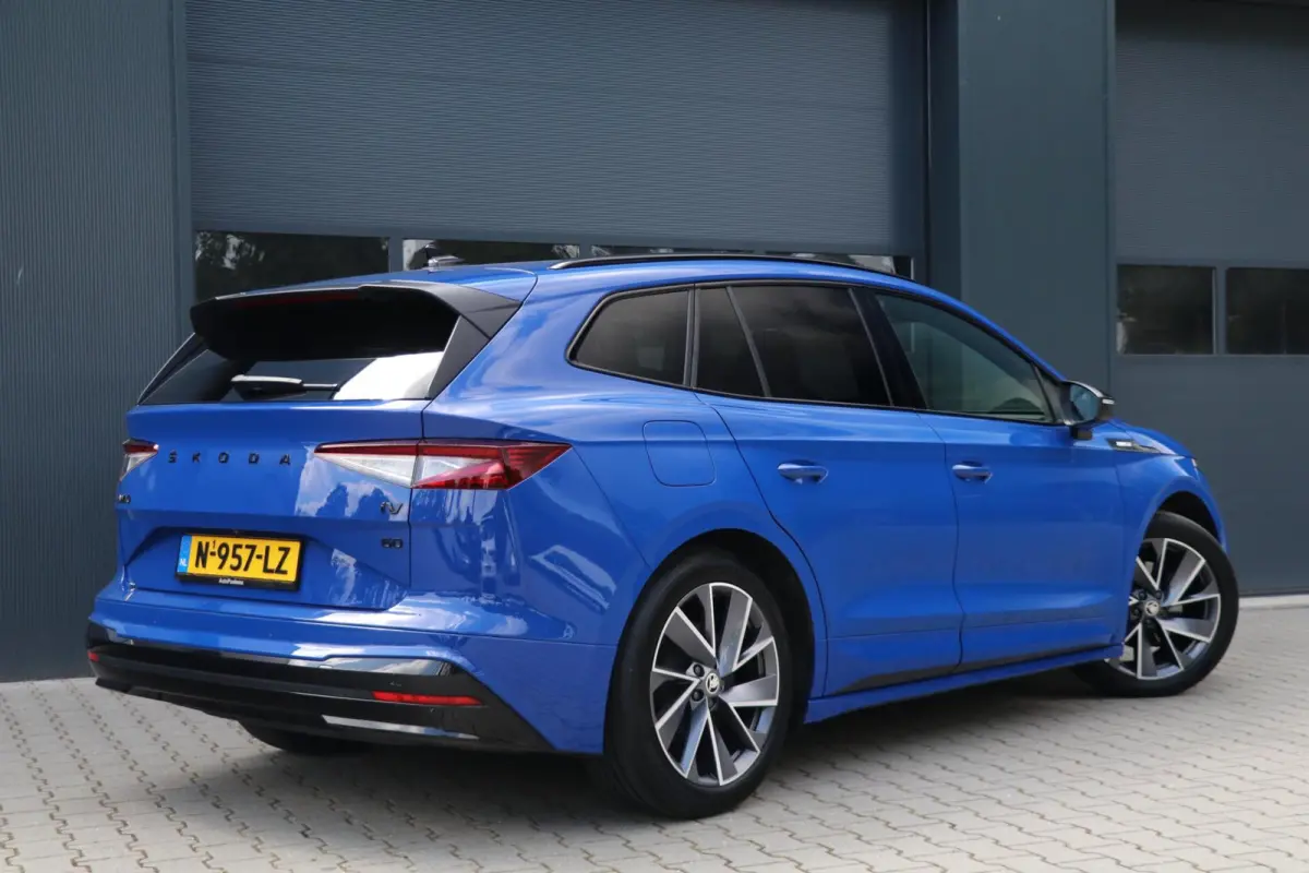 60 180PK |SPORTLINE| AdaptiveCruise AppleCarplay Sportzetels Stoel/stuur verwarming Camera 111000KM BJ2021