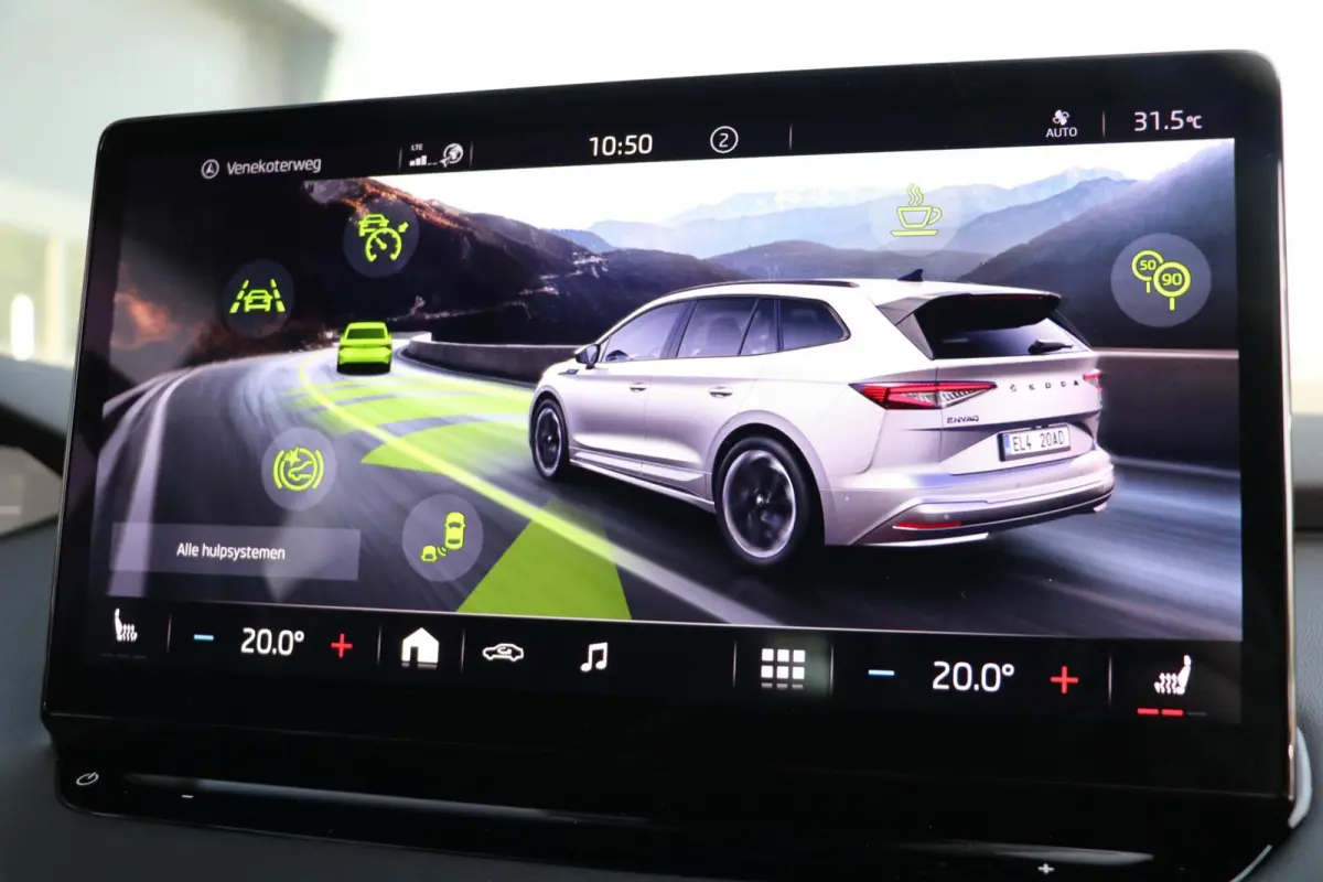 60 180PK |SPORTLINE| AdaptiveCruise AppleCarplay Sportzetels Stoel/stuur verwarming Camera 111000KM BJ2021