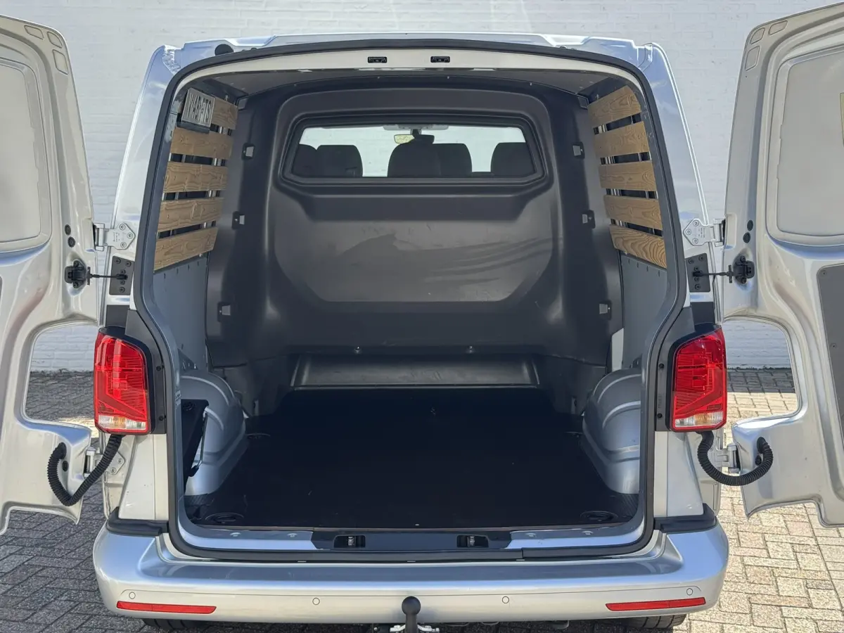 2.0 TDI L2H1 30 DC Highline DSG Trekhaak 2500kg Cruise Carplay Navigatie DAB Radio