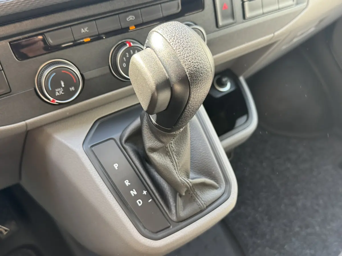 2.0 TDI L2H1 30 DC Highline DSG Trekhaak 2500kg Cruise Carplay Navigatie DAB Radio