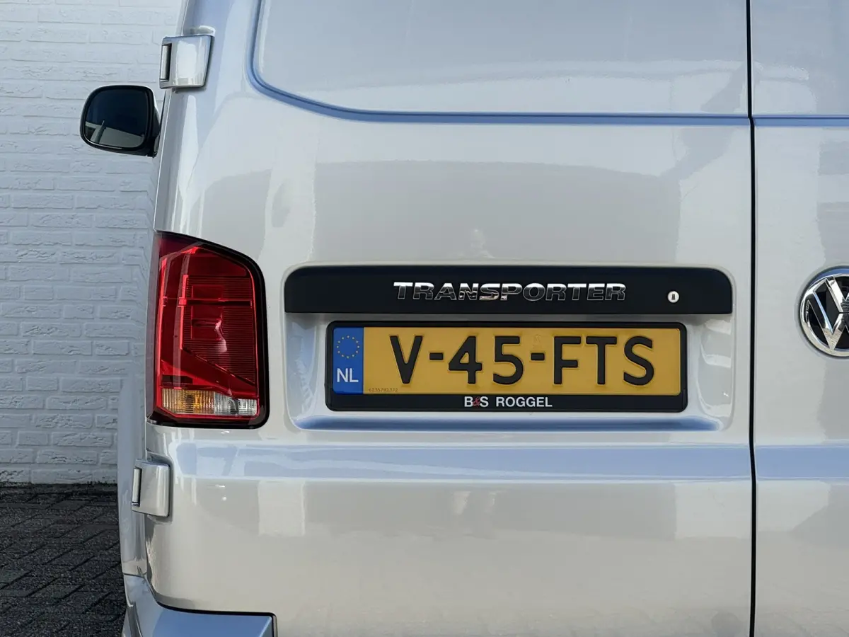 2.0 TDI L2H1 30 DC Highline DSG Trekhaak 2500kg Cruise Carplay Navigatie DAB Radio