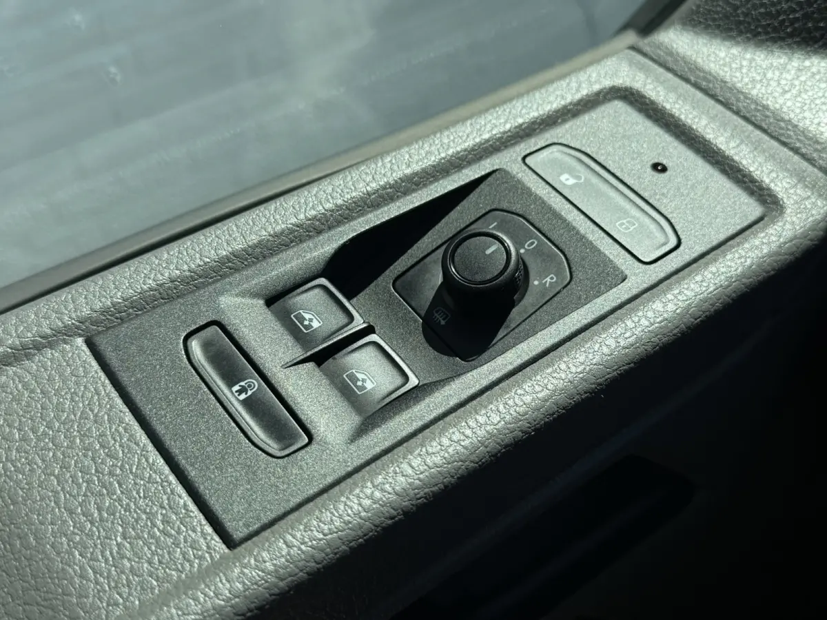 2.0 TDI L2H1 30 DC Highline DSG Trekhaak 2500kg Cruise Carplay Navigatie DAB Radio