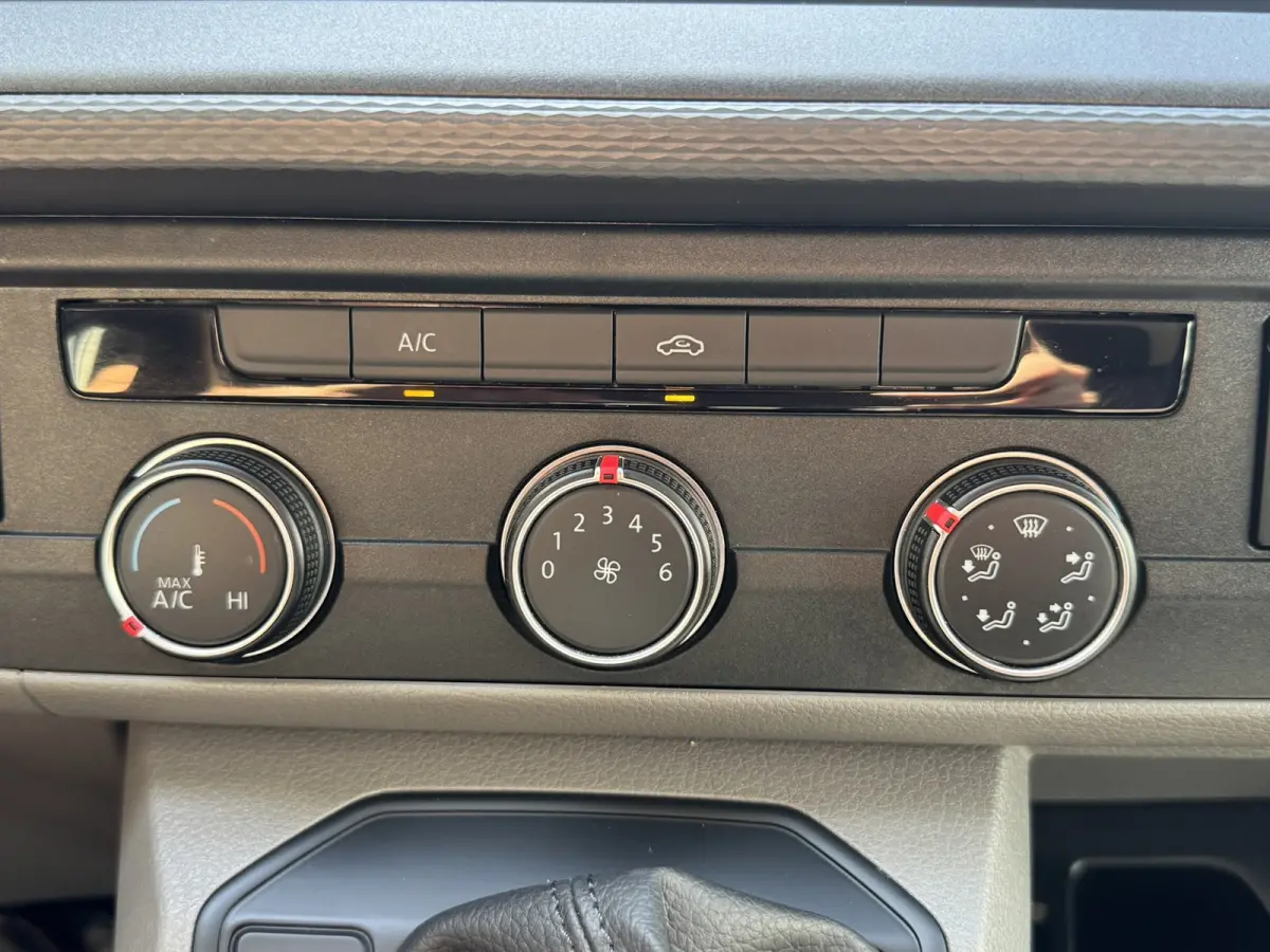 2.0 TDI L2H1 30 DC Highline DSG Trekhaak 2500kg Cruise Carplay Navigatie DAB Radio