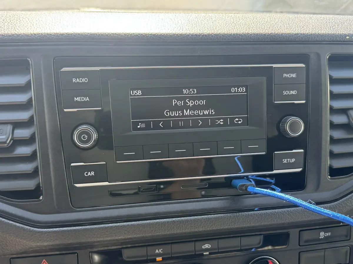 35 2.0 TDI L4 Bakwagen+laadklep Cruise Airconditioning Media player Bluetooth All season banden