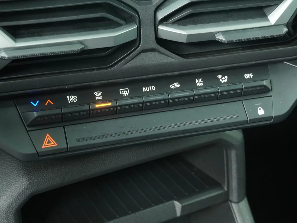 Journey mild hybrid 130 | Navigatie | Parkeercamera | 18" velgen |
