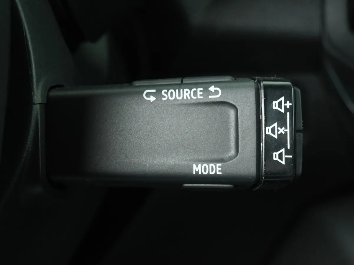 Journey mild hybrid 130 | Navigatie | Parkeercamera | 18" velgen |