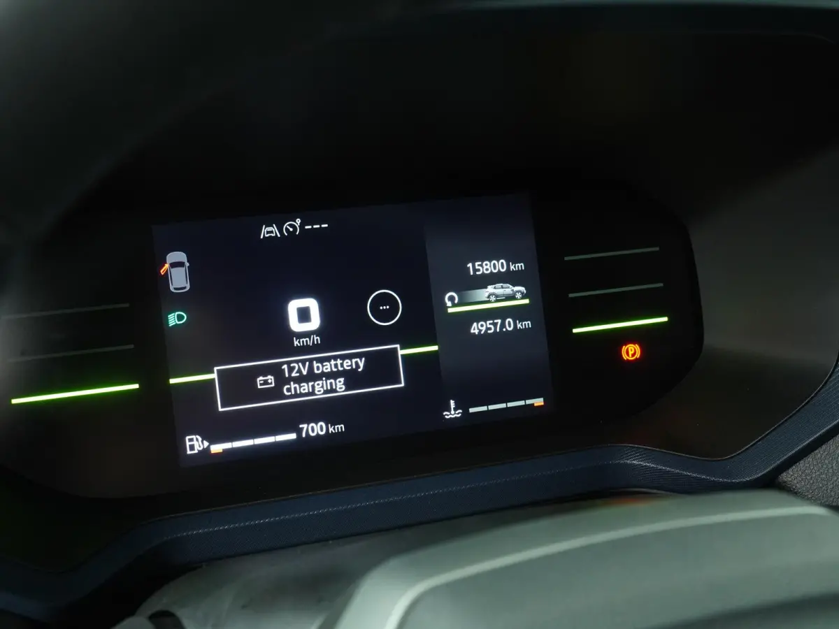 Journey mild hybrid 130 | Navigatie | Parkeercamera | 18" velgen |