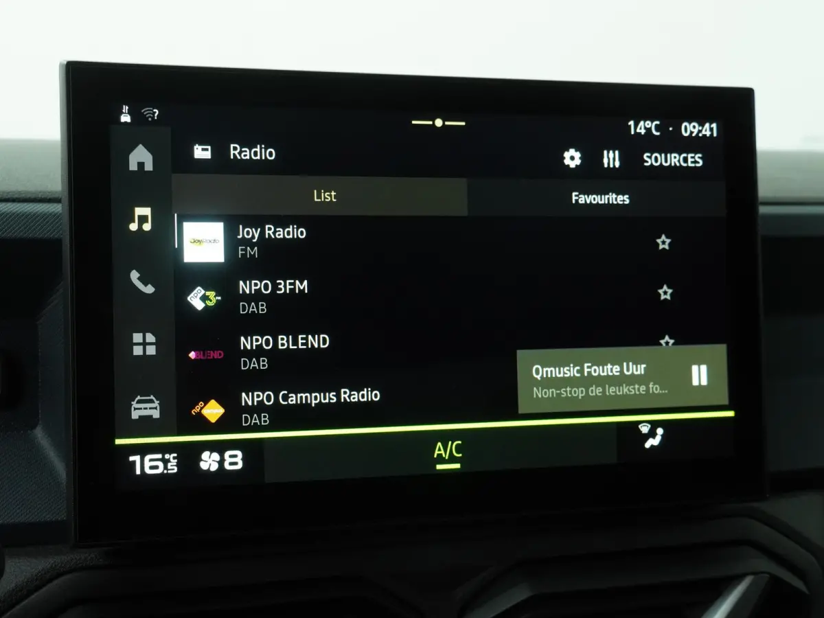 Journey mild hybrid 130 | Navigatie | Parkeercamera | 18" velgen |