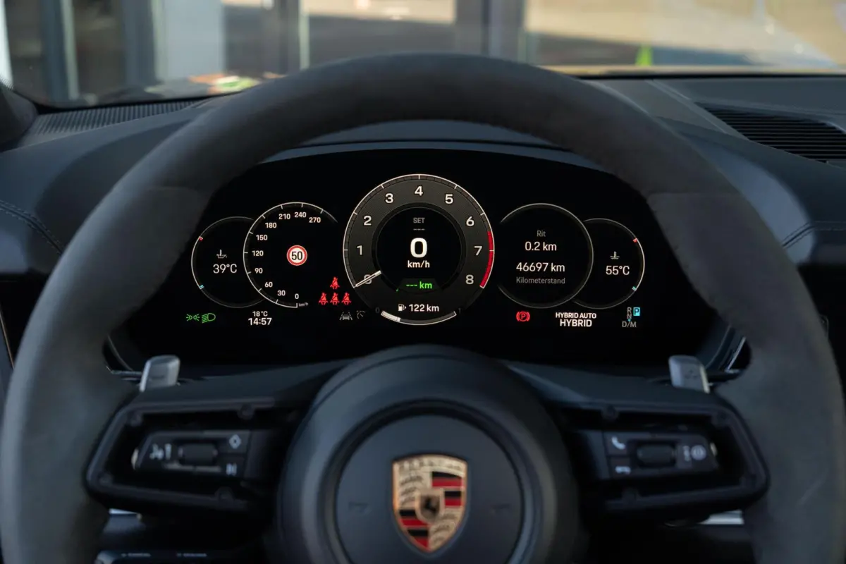 3.0 E-Hybrid|Org NL NAP|SportDesign|Panoramadak|PDCC|PTV|BOSE|Sportuitlaat |Achteras besturing|Full Options|Dealer Onderhouden