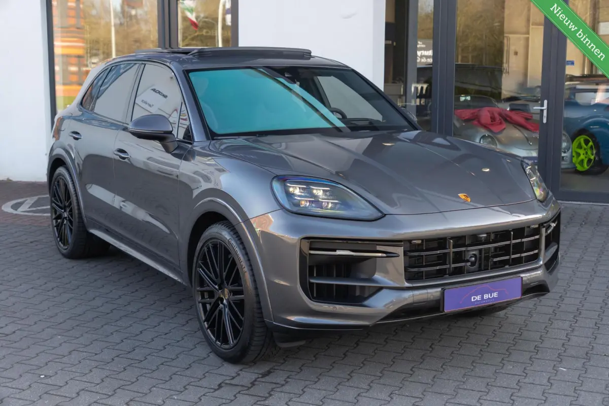 3.0 E-Hybrid|Org NL NAP|SportDesign|Panoramadak|PDCC|PTV|BOSE|Sportuitlaat |Achteras besturing|Full Options|Dealer Onderhouden