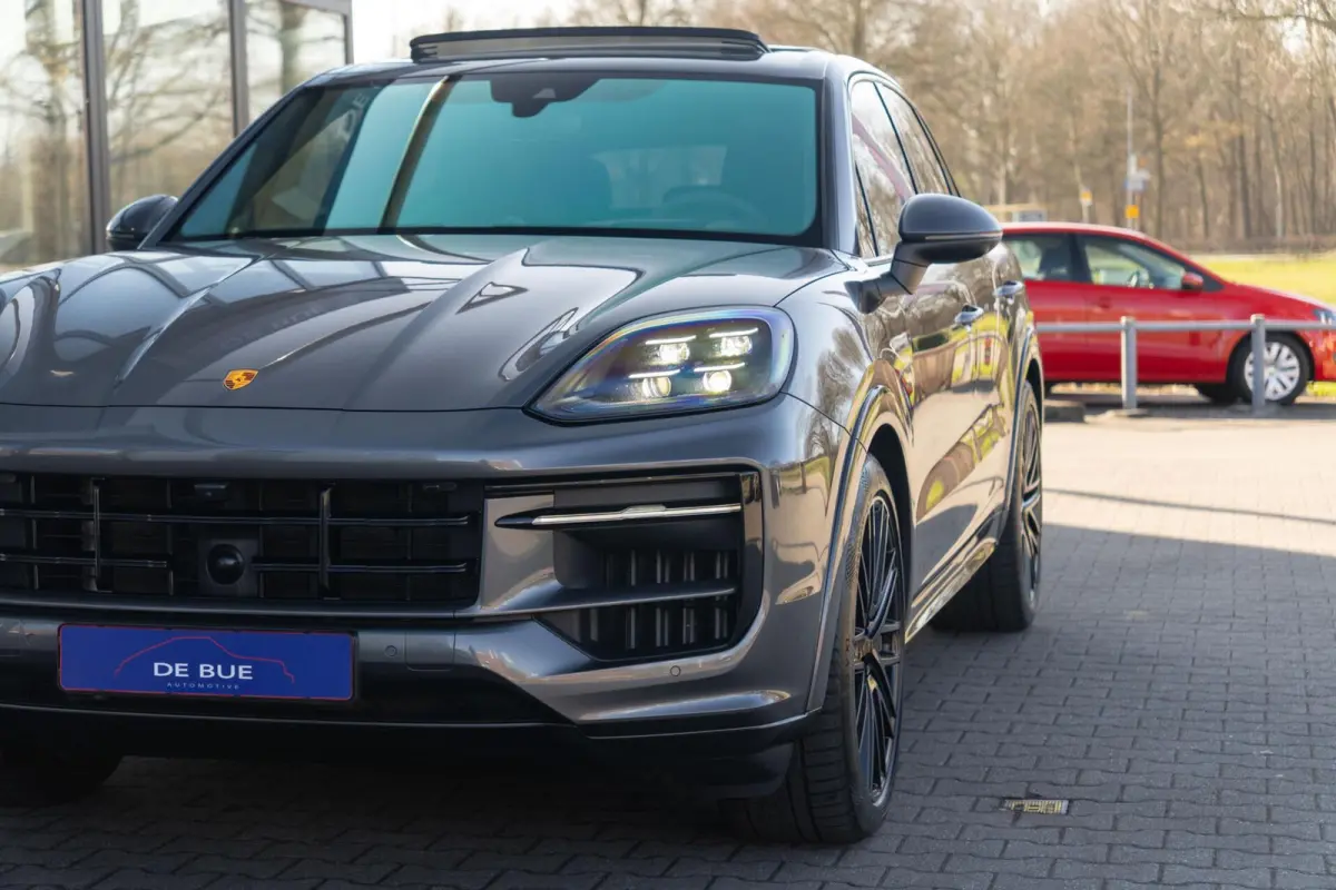 3.0 E-Hybrid|Org NL NAP|SportDesign|Panoramadak|PDCC|PTV|BOSE|Sportuitlaat |Achteras besturing|Full Options|Dealer Onderhouden