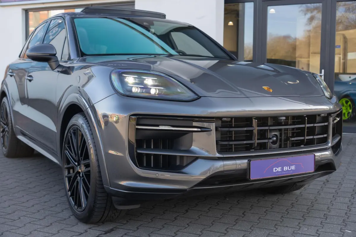 3.0 E-Hybrid|Org NL NAP|SportDesign|Panoramadak|PDCC|PTV|BOSE|Sportuitlaat |Achteras besturing|Full Options|Dealer Onderhouden
