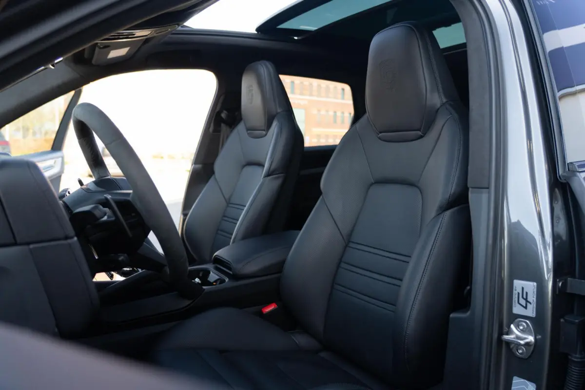3.0 E-Hybrid|Org NL NAP|SportDesign|Panoramadak|PDCC|PTV|BOSE|Sportuitlaat |Achteras besturing|Full Options|Dealer Onderhouden