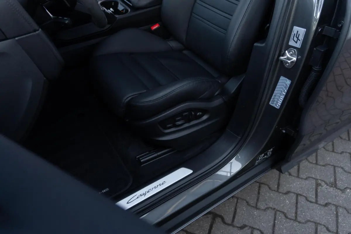 3.0 E-Hybrid|Org NL NAP|SportDesign|Panoramadak|PDCC|PTV|BOSE|Sportuitlaat |Achteras besturing|Full Options|Dealer Onderhouden