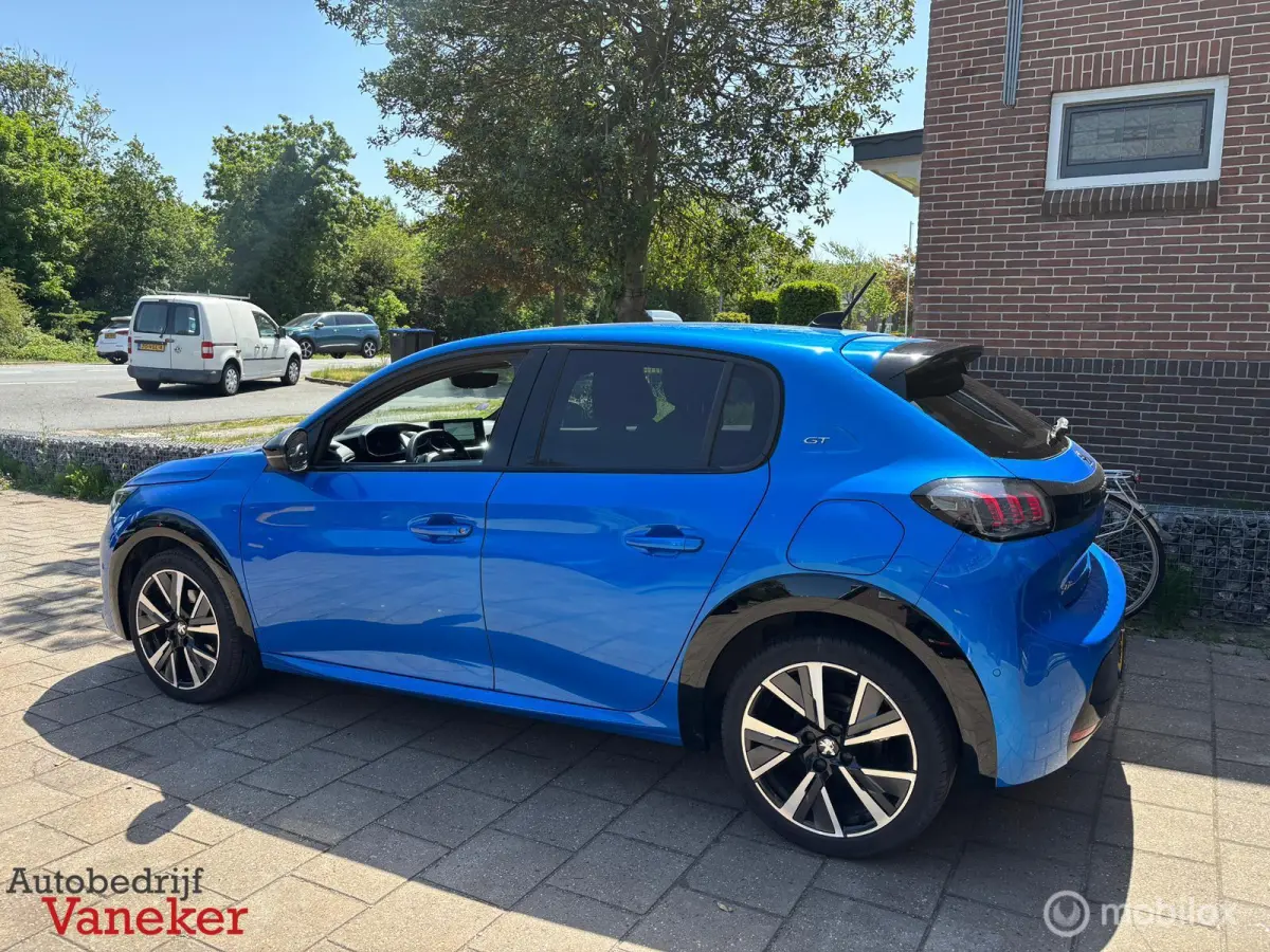 1.2 PureTech GT Pack|Vertigo Blue|Carplay|Camera