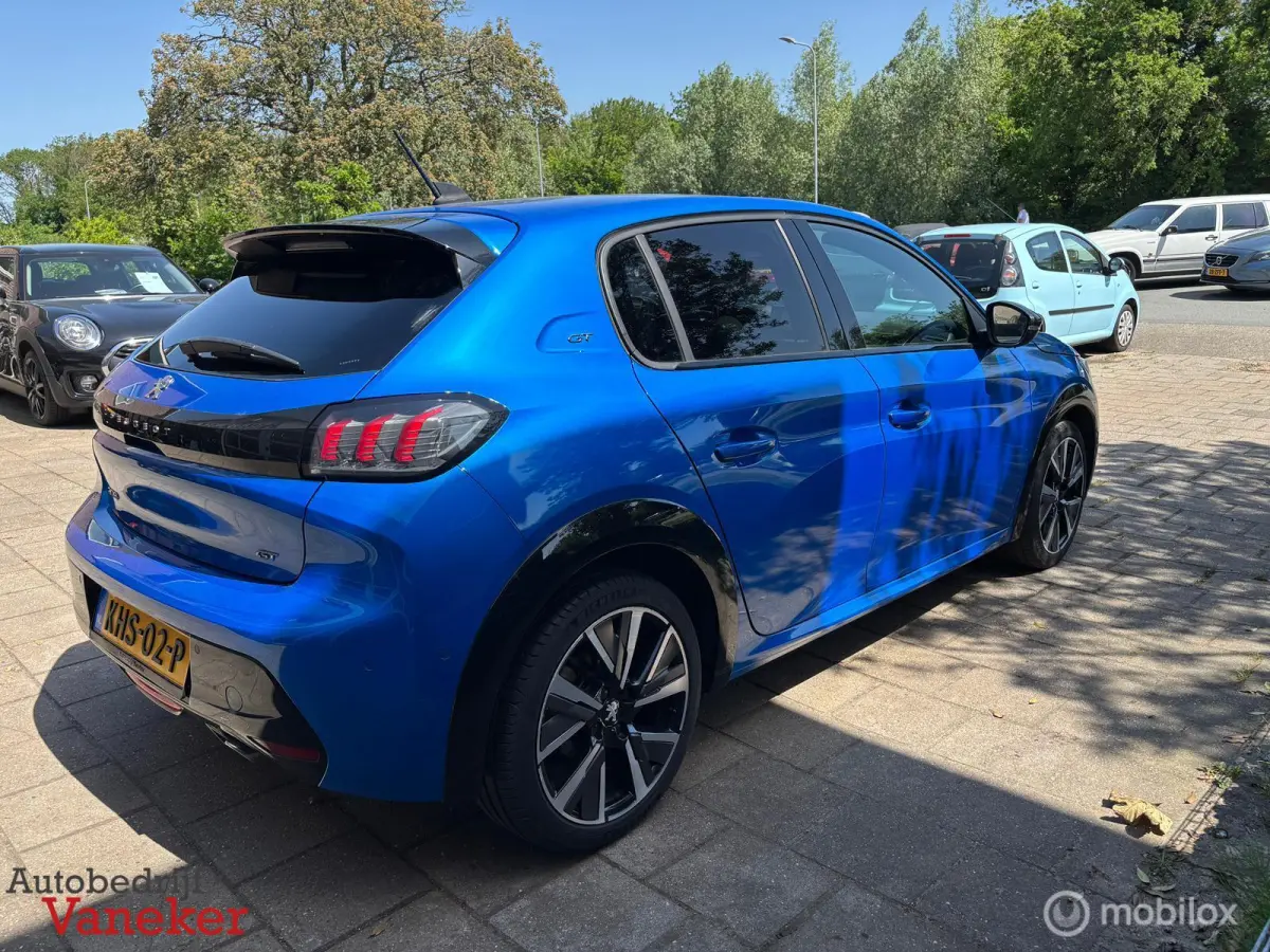 1.2 PureTech GT Pack|Vertigo Blue|Carplay|Camera