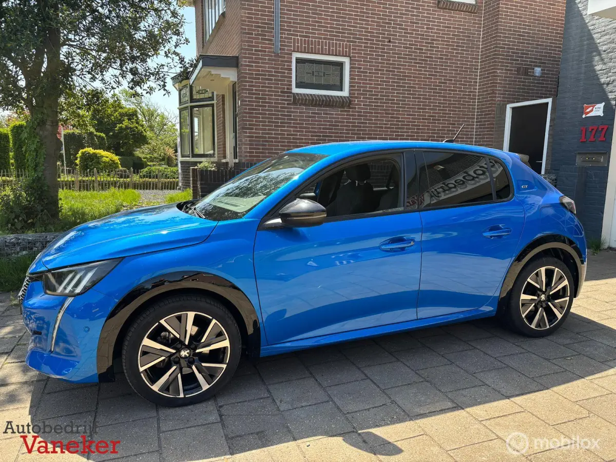 1.2 PureTech GT Pack|Vertigo Blue|Carplay|Camera