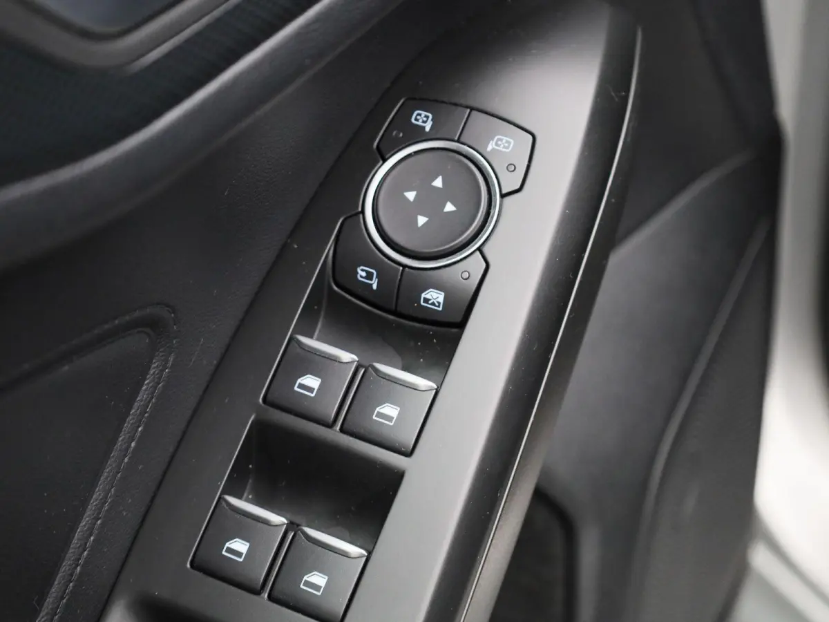 1.0 EcoBoost ST Line Business | Apple Carplay/Android Auto | Winterpakket | Cruise Control | Lichtmetalen Velgen |