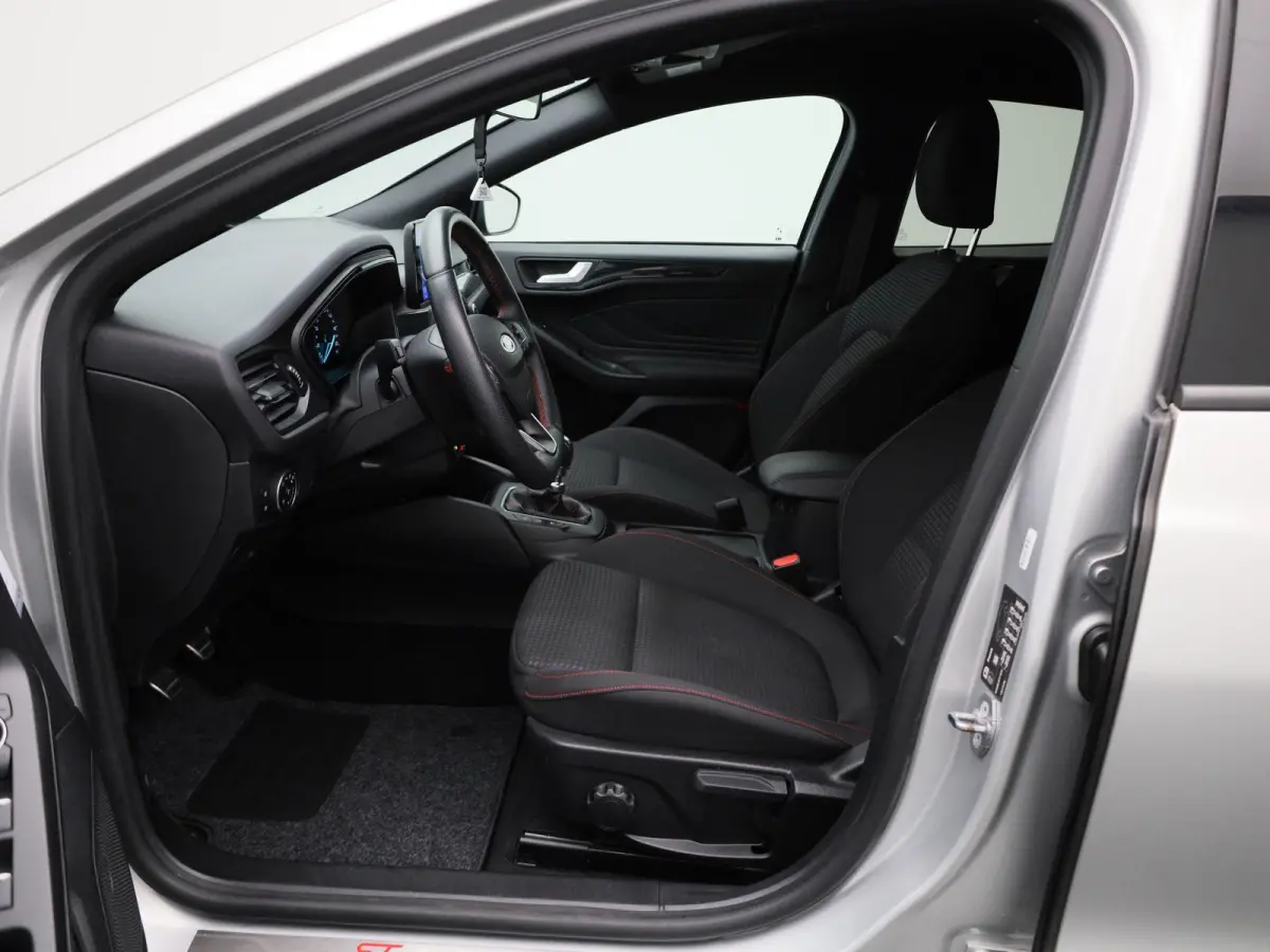 1.0 EcoBoost ST Line Business | Apple Carplay/Android Auto | Winterpakket | Cruise Control | Lichtmetalen Velgen |