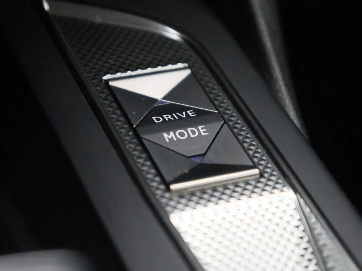 PERFORMANCE Line + | Head-up Display | Achteruitrijcamera | Cruise Control | Keyless | Apple Carplay/Android Auto |