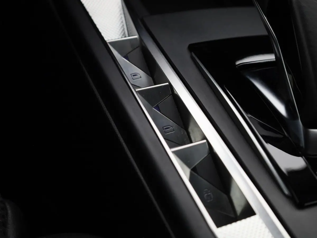 PERFORMANCE Line + | Head-up Display | Achteruitrijcamera | Cruise Control | Keyless | Apple Carplay/Android Auto |