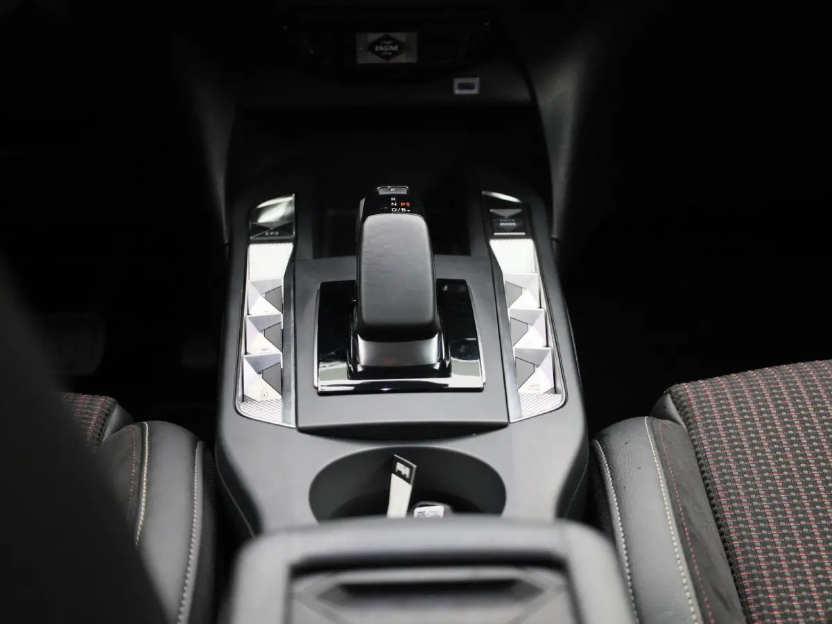 PERFORMANCE Line + | Head-up Display | Achteruitrijcamera | Cruise Control | Keyless | Apple Carplay/Android Auto |