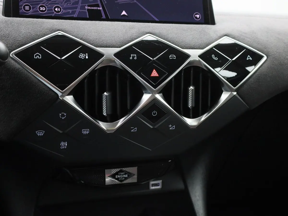 PERFORMANCE Line + | Head-up Display | Achteruitrijcamera | Cruise Control | Keyless | Apple Carplay/Android Auto |