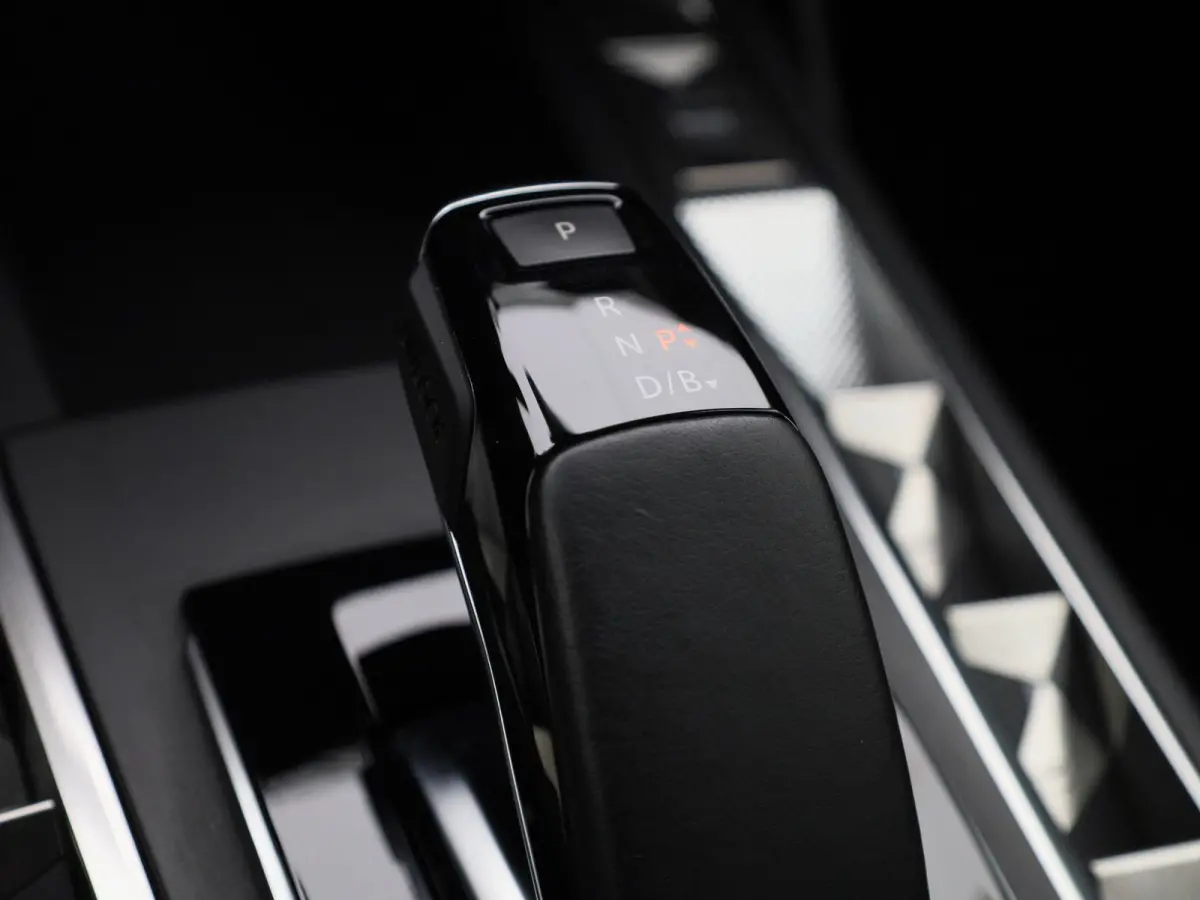 PERFORMANCE Line + | Head-up Display | Achteruitrijcamera | Cruise Control | Keyless | Apple Carplay/Android Auto |