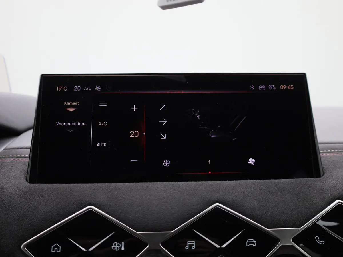 PERFORMANCE Line + | Head-up Display | Achteruitrijcamera | Cruise Control | Keyless | Apple Carplay/Android Auto |
