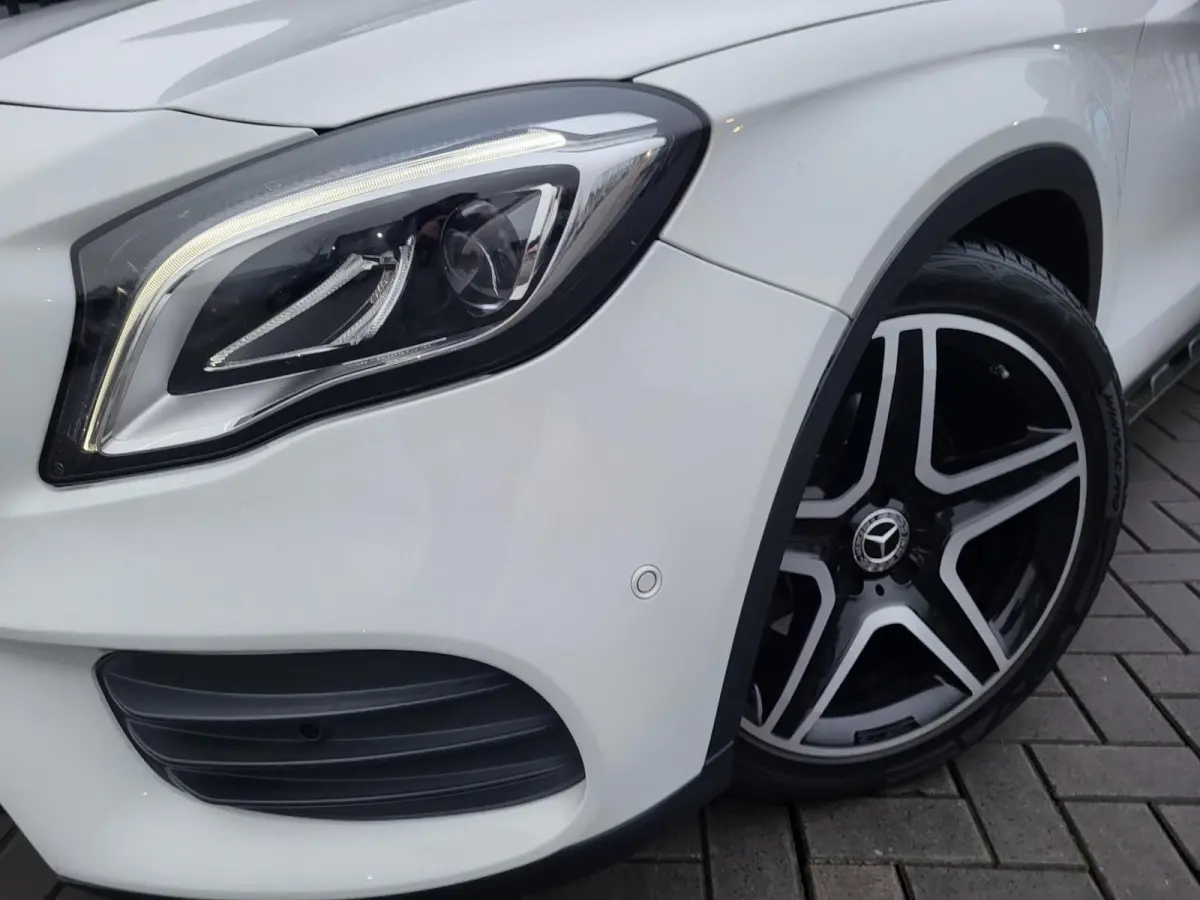 220 4MATIC|BENZINE!| UNIEK |Met panoramadak, elektrische achterklep, cruise, camera en dodehoeksensoren!