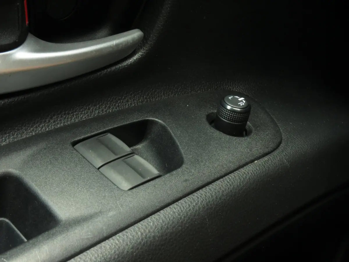 1.0 VVT-i MT Play 1e EIGENAAR | ORIGINEEL NEDERLANDS | ACHTERUITRIJCAMERA | ADAPTIVE CRUISE | DAB+ RADIO |