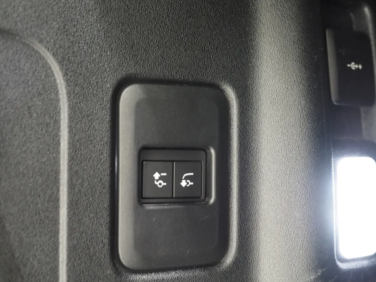 2.0 P400e | NL Auto | Panoramadak | Trekhaak | 360 | Keyless | Adaptive Cruise | Leder | Carplay