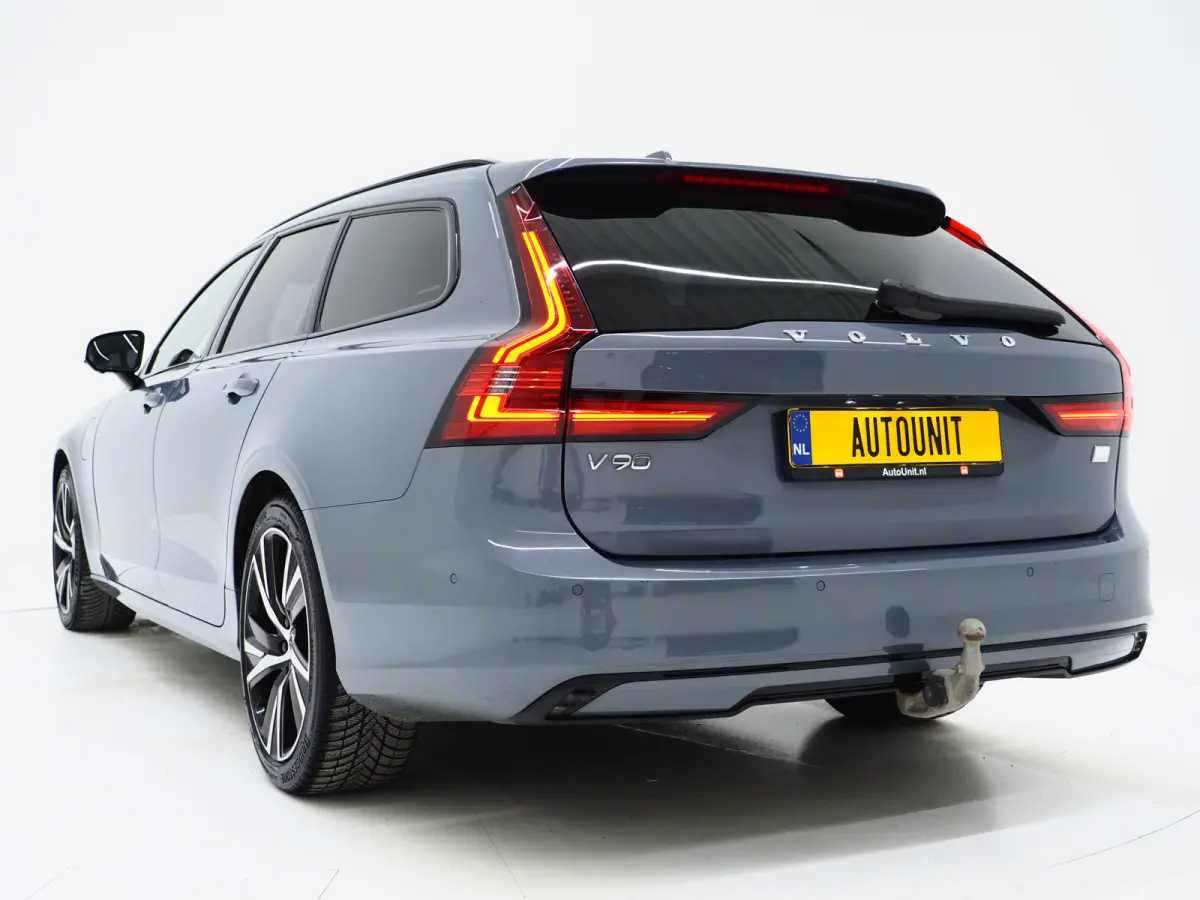 2.0 T6 Plug-in hybrid AWD Plus Dark Long Range | Panoramadak | Pilot Assist | Trekhaak | Leder | Harman/Kardon | 360 | Keyless | Carplay