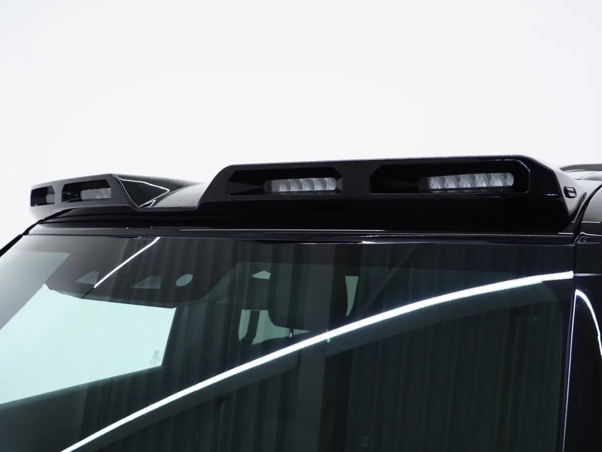 2.0 P400e 110 Urban WideTrack Look | Panoramadak | Explorer Pack | Sidesteps | Lightbar | Trekhaak | Meridian | Carplay